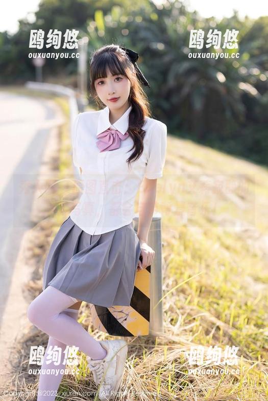 秀人网 - 原图直击：Evelyn艾莉寂静的美足写真，都会自带背景音乐！