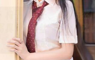 秀人网 - 椅子、袜子、再加安然Maleah的最新写真“裤里丝”组合，这能不让人驻足吗？