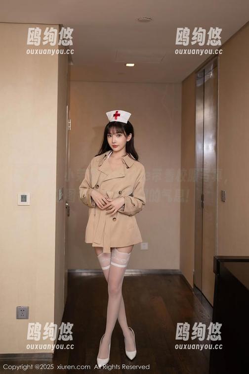 秀人网 - 小茉莉jasmine带着校服写真，让图包里充满童趣的气息！