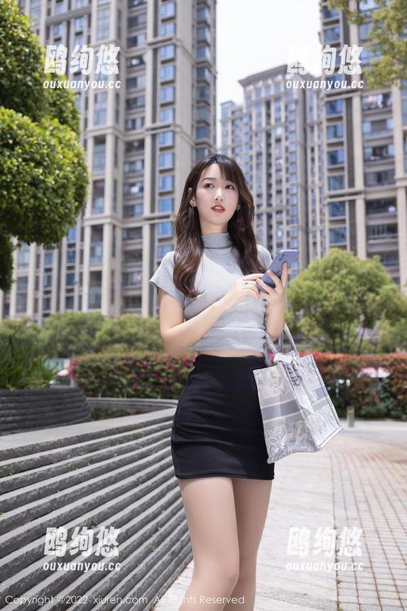 秀人网 - 看了一眼杨倩倩的瑜伽写真，之后就开始构思如何优雅吃零食，别问愁啊！