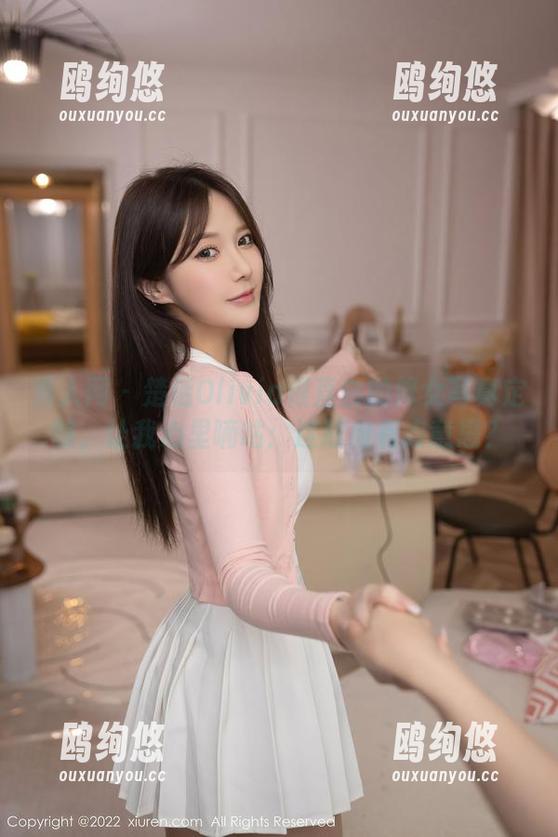 秀人网 - 楚恬Olivia很直白的修女写真定制，让我心里嘀咕：这取向有点意思？