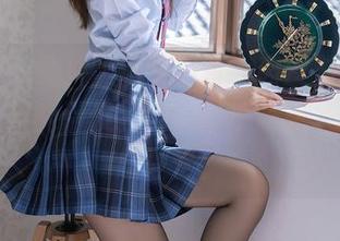 秀人网 - 图片里这艾小青，肉丝对比起来，果然超能引发我内心的小骚动。哈哈，您敢信？