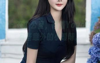 秀人网 - 在办公室，雨瞳Yoyo的私拍总有些意外的小暧昧。