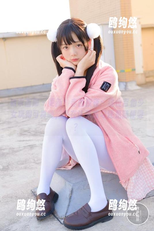 稚乖画册 - 更新！赤西夜夜：这位吉他少女玩得可真嗨，是在认真练习还是随便耍？