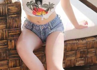 美媛馆 - 潘娇娇原图，这位女孩儿就像一阵风，轻盈又随性。