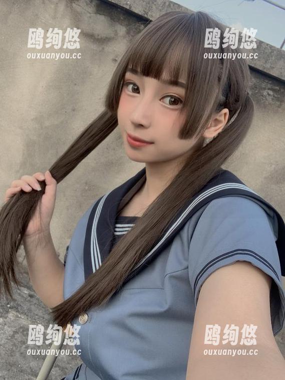 胡桃喵旅拍也太有个性了，cos里面的小细节，得下载收藏！