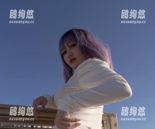 想问问脱尾巴Mizuki，这沙滩照片的震撼力到底来自哪里？是那一抹霞红吗？
