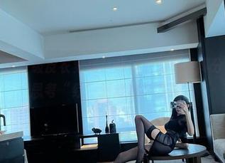 微密圈 - 国宝级皮衣穿搭：葛征和她的写真分享，让我思考“红”到底能有多飒？