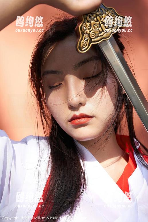 蜜桃社-Suki 蜜桃社 - 坦白说,Suki的旗袍作品像是一场无尽的旅行,只是不知目的地在哪里。