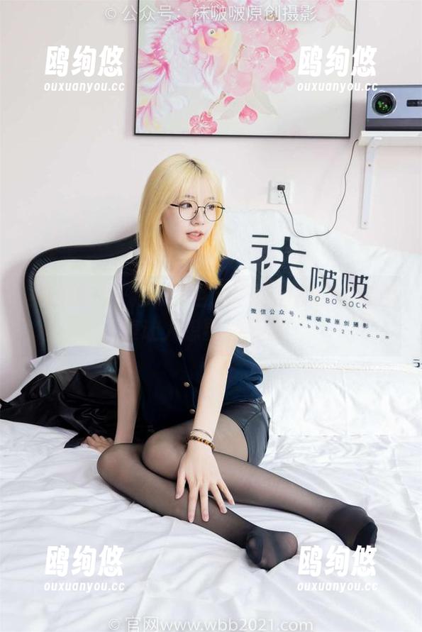 袜啵啵 - 一窥双人互动，甜甜圈的图包合集让人想要继续翻！