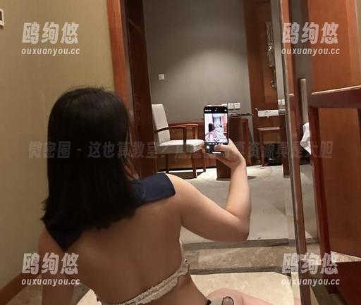 微密圈 - 这也算教室？詹詹的写真资源真是大胆