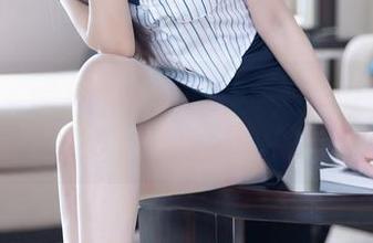 语画界 - 图片再普通，杨紫嫣Cynthia和她的JK也能出奇制胜的吧……