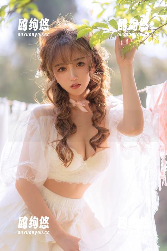 没圣光也无所谓，过期米线线喵的2024生日写真照样美得走心！