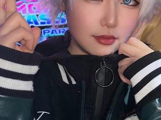 这个泡泡就是逊啦的蕾丝cos合集，点开后就是被美丽淹没，说不定下一秒就要跪求同款！