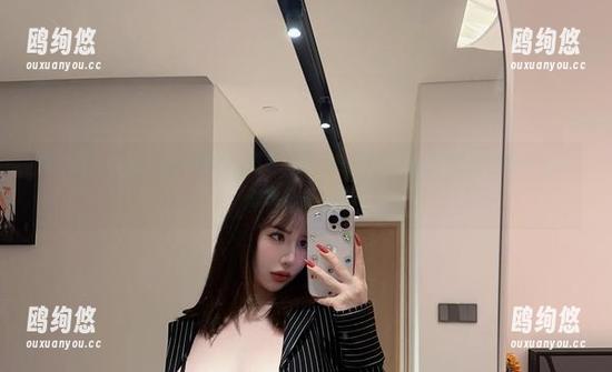 微密圈 - 作品：黑色蕾丝—阿色，你这是在挑战我的耐性吗？每个角度都想多看几遍。