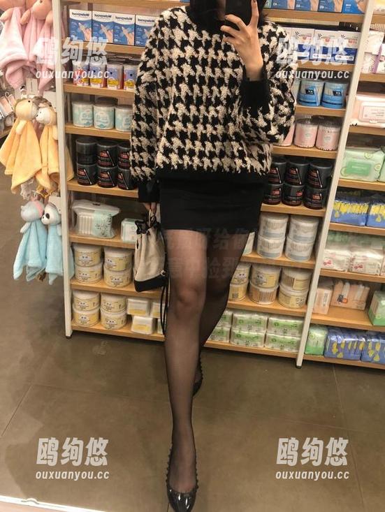 微密圈 - 雅雅的气质呀给你的美图：打开图包就像无意中捡到的快乐！