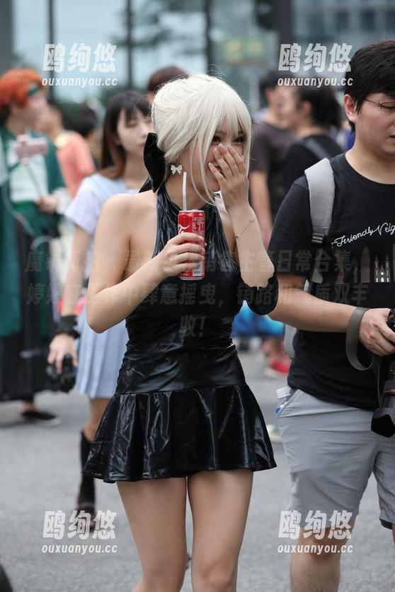 魔镜街拍-婷婷 魔镜街拍 - 最新粉裙销售主管日常合集,婷婷在工作中肆意摇曳,销路和气质双丰收!